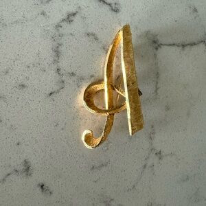 VINTAGE MAMSELLE MONOGRAM INITIAL LETTER A BROOCH PIN GOLD PLATED
